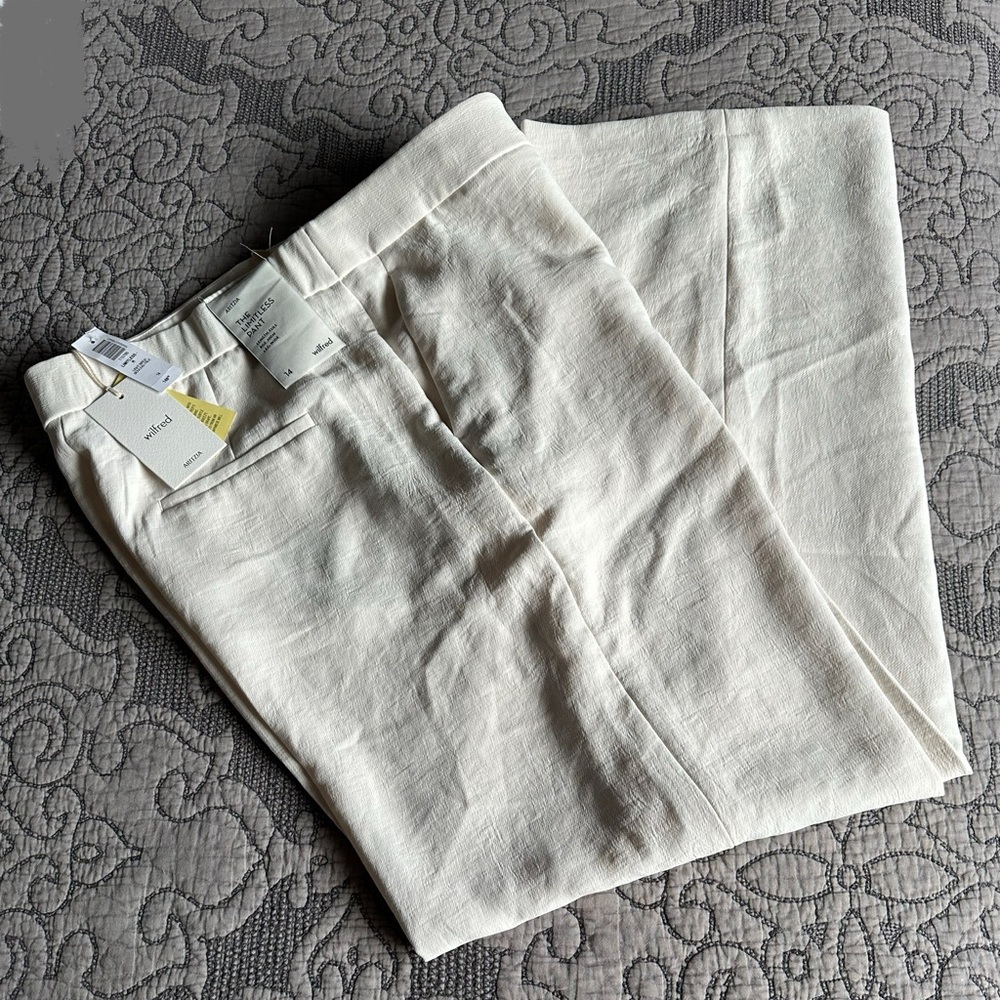 NWT Aritzia Wilfred Limitless full length/wide leg Crepette Pant in Light Birth